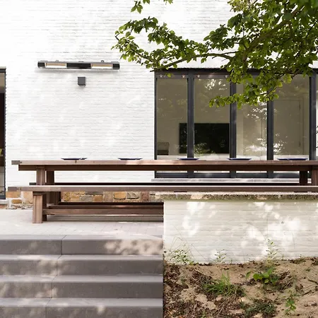 Dom wakacyjny Bunker 155 *